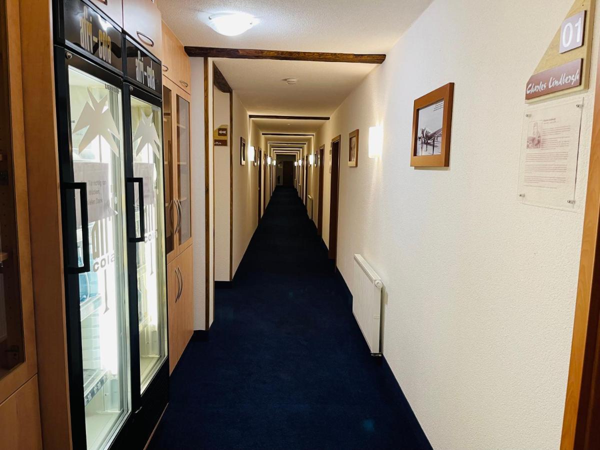 Hotel Zum Fliegerwirt Mengen Exterior foto