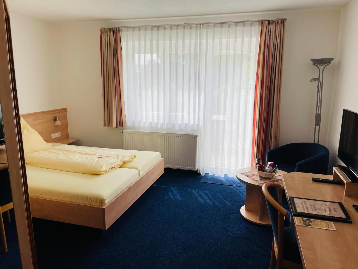 Hotel Zum Fliegerwirt Mengen Exterior foto