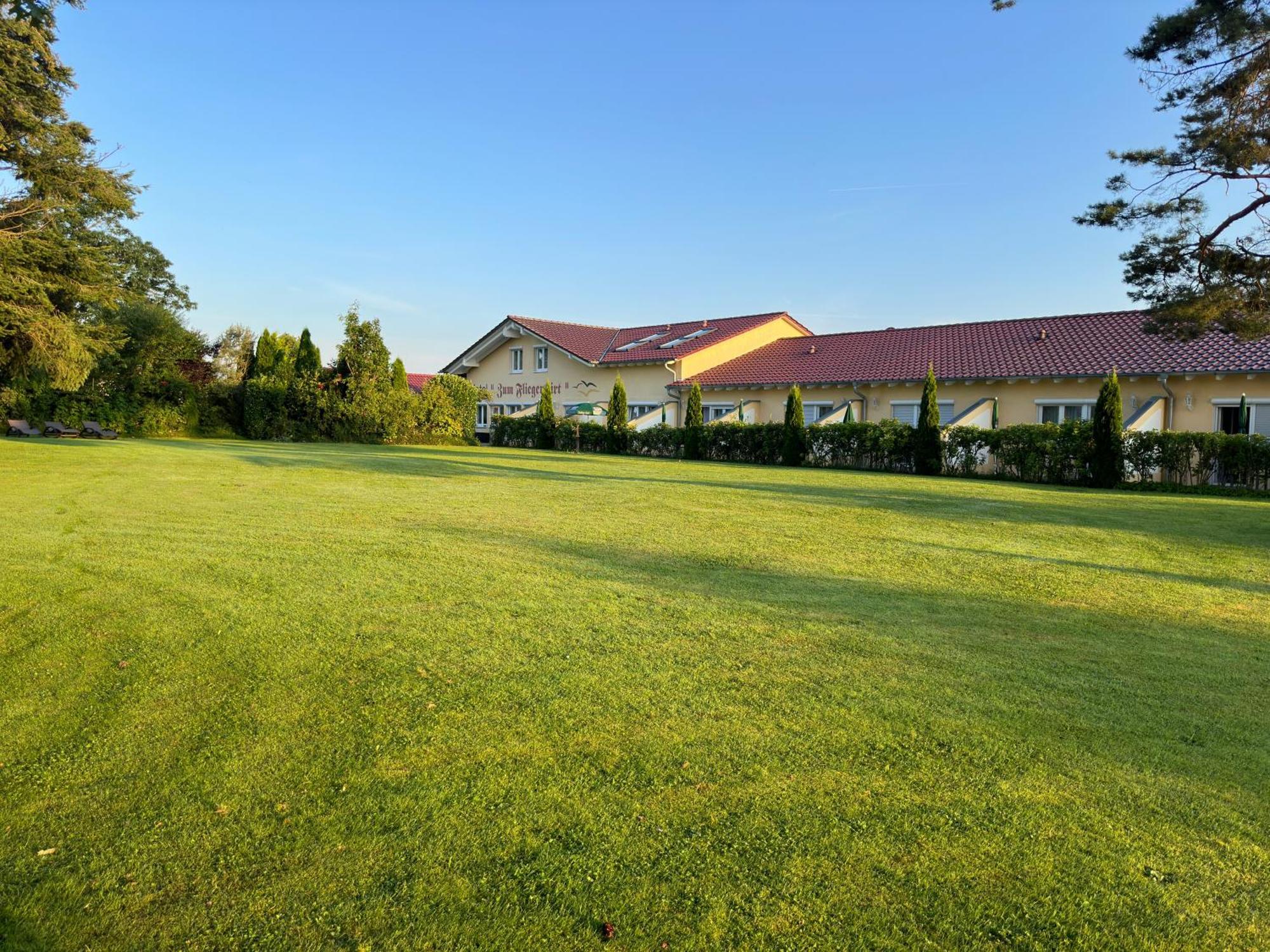 Hotel Zum Fliegerwirt Mengen Exterior foto