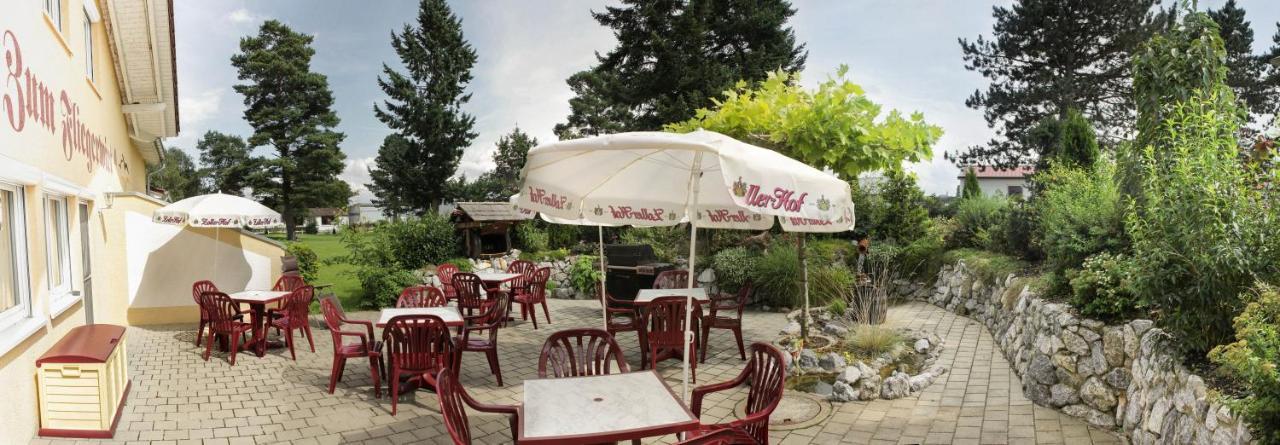 Hotel Zum Fliegerwirt Mengen Exterior foto