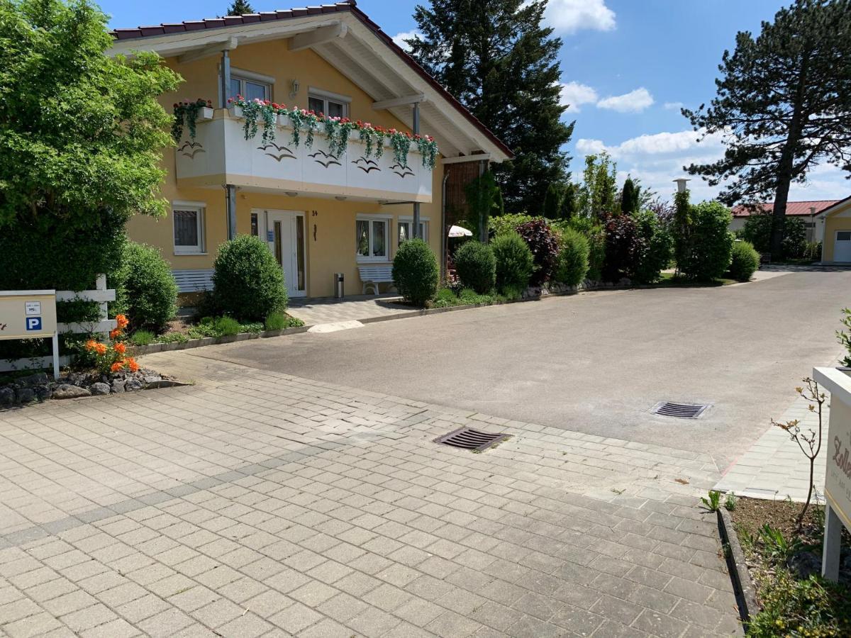 Hotel Zum Fliegerwirt Mengen Exterior foto